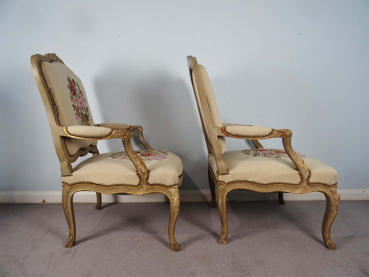 A Fine Pair Of Painted and Gilt French Armchairs (14).JPG